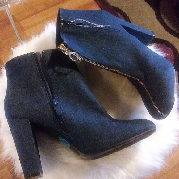 Shoes - Picture 3 of 3